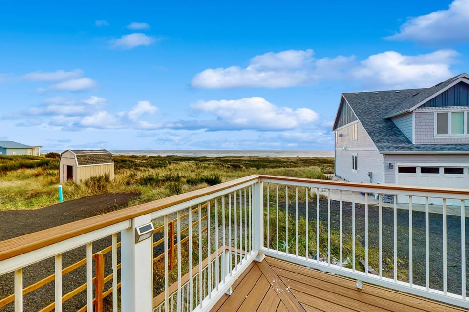 Cottage on the Crest House in Westport