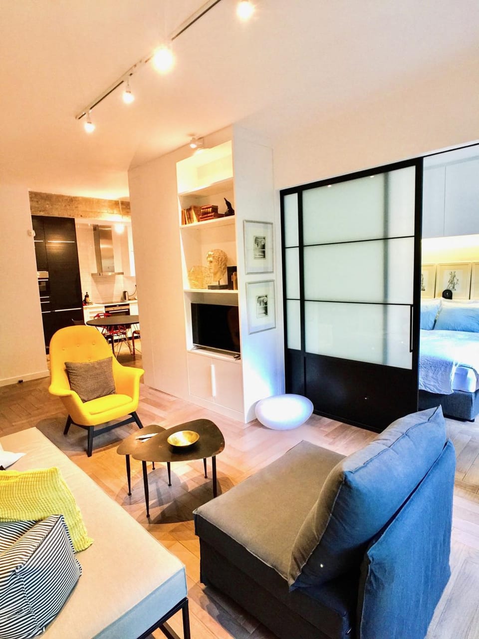 Vibrant Urban Chic Apartment Apartment in Athens