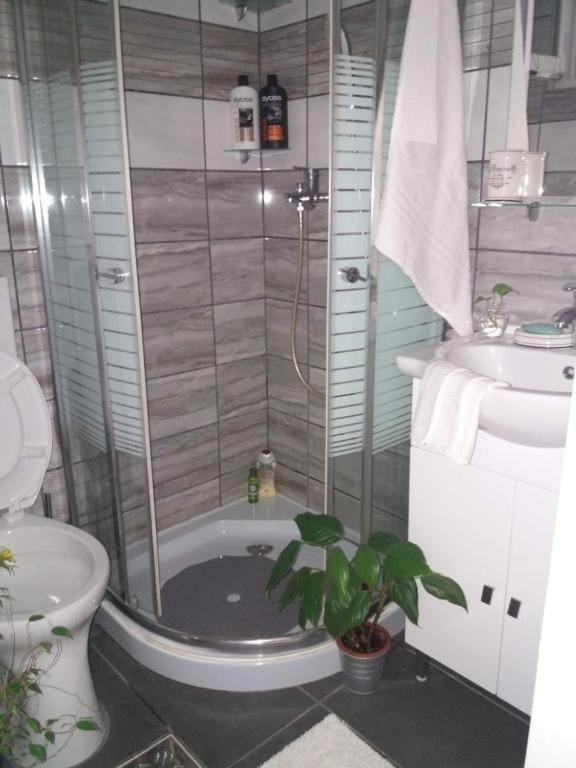 Shower, Bathroom