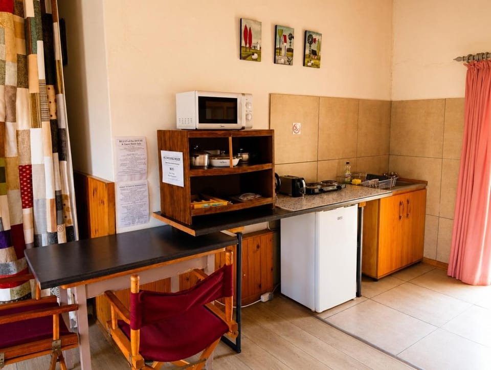Rheola's Guest Cottage Apartment in South Africa