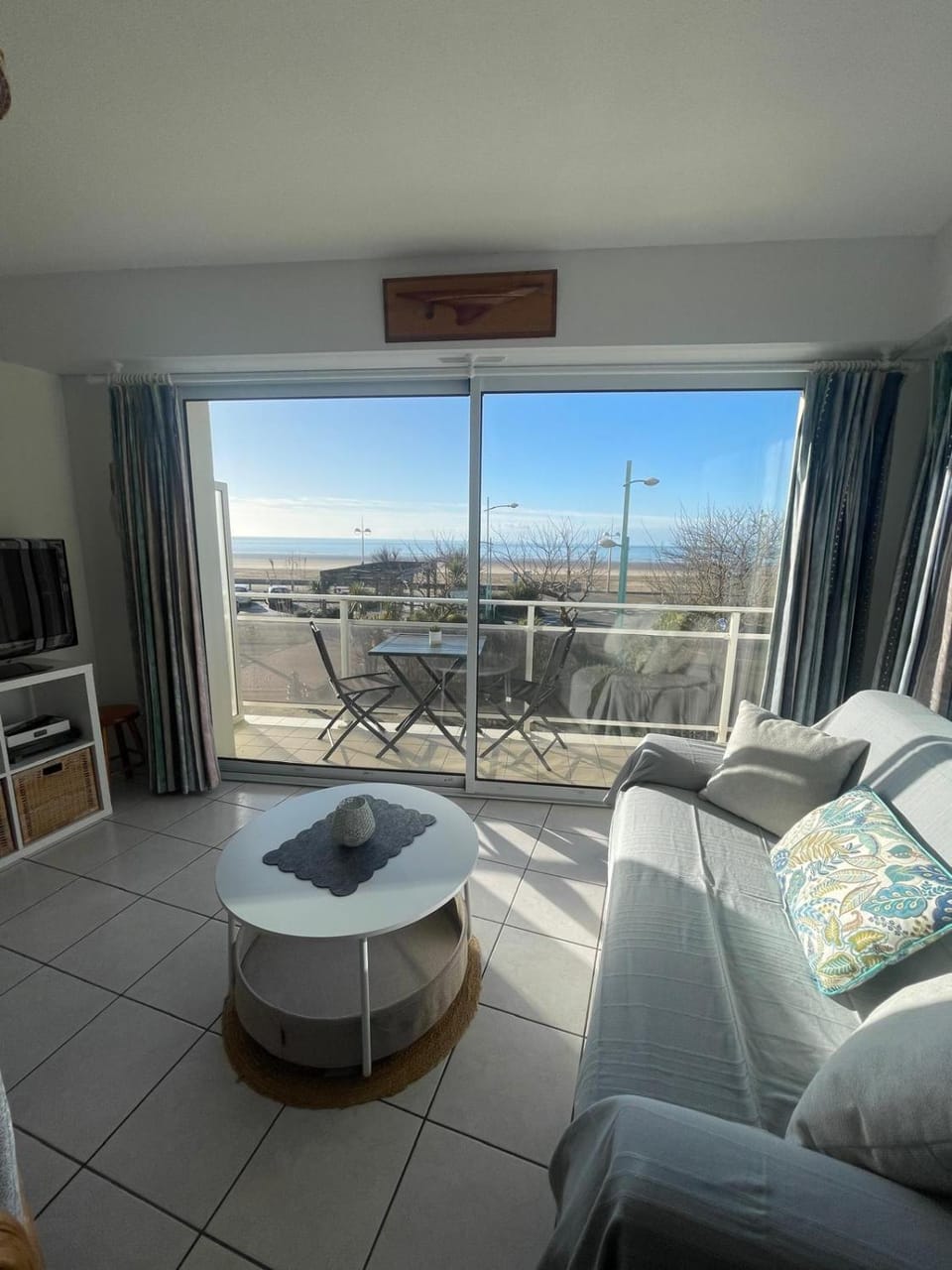 View (from property/room), Balcony/Terrace, Living room