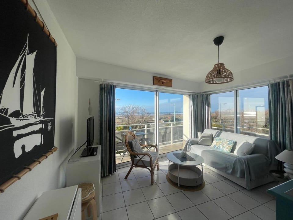 Living room, Sea view