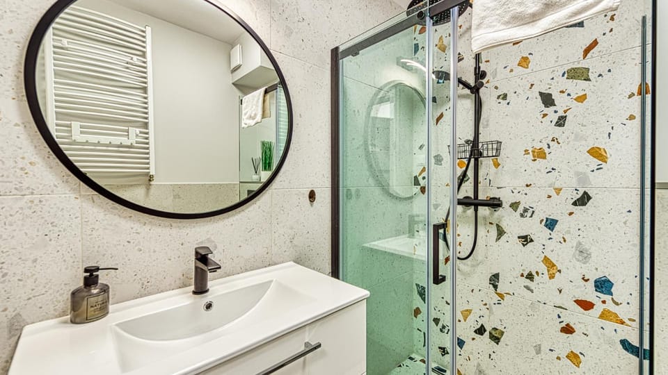 Shower, Bathroom