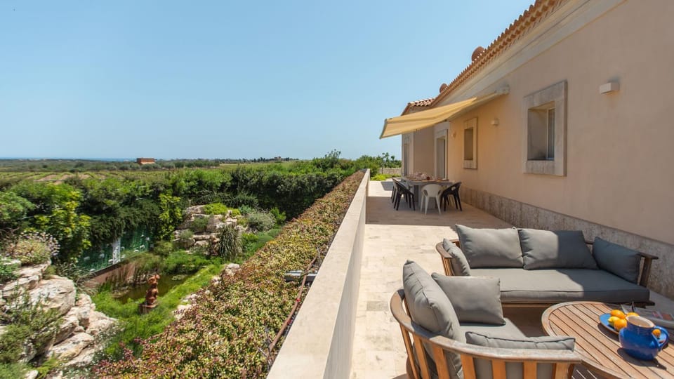 VILLA PASSO DEGLI AIRONI 12, Emma Villas Villa in Sicily