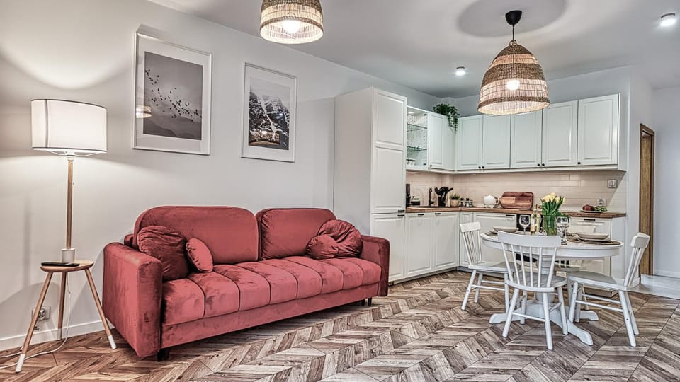 Kitchen or kitchenette, Seating area