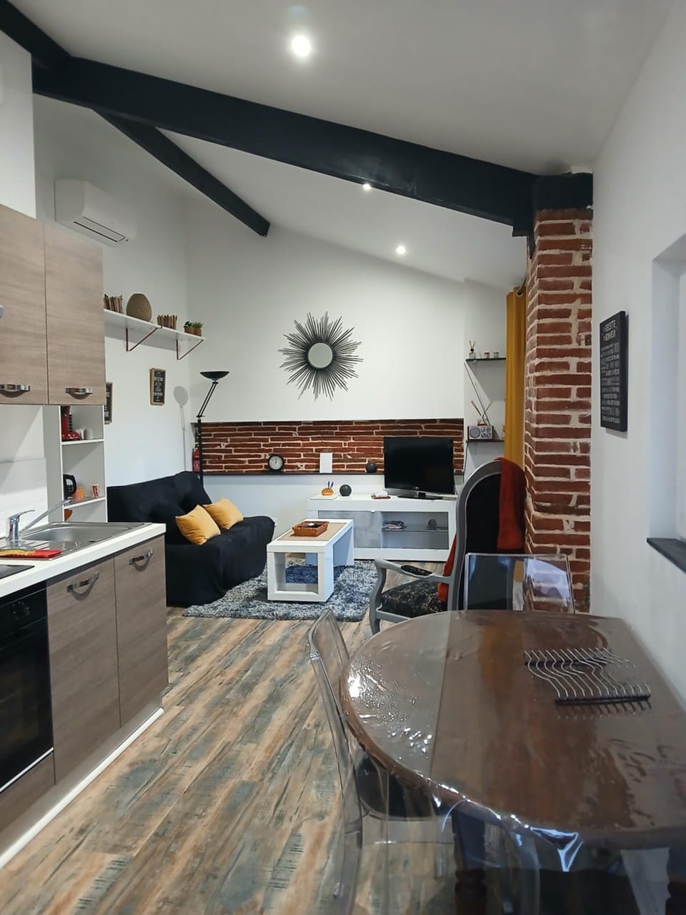 Living room, kitchen