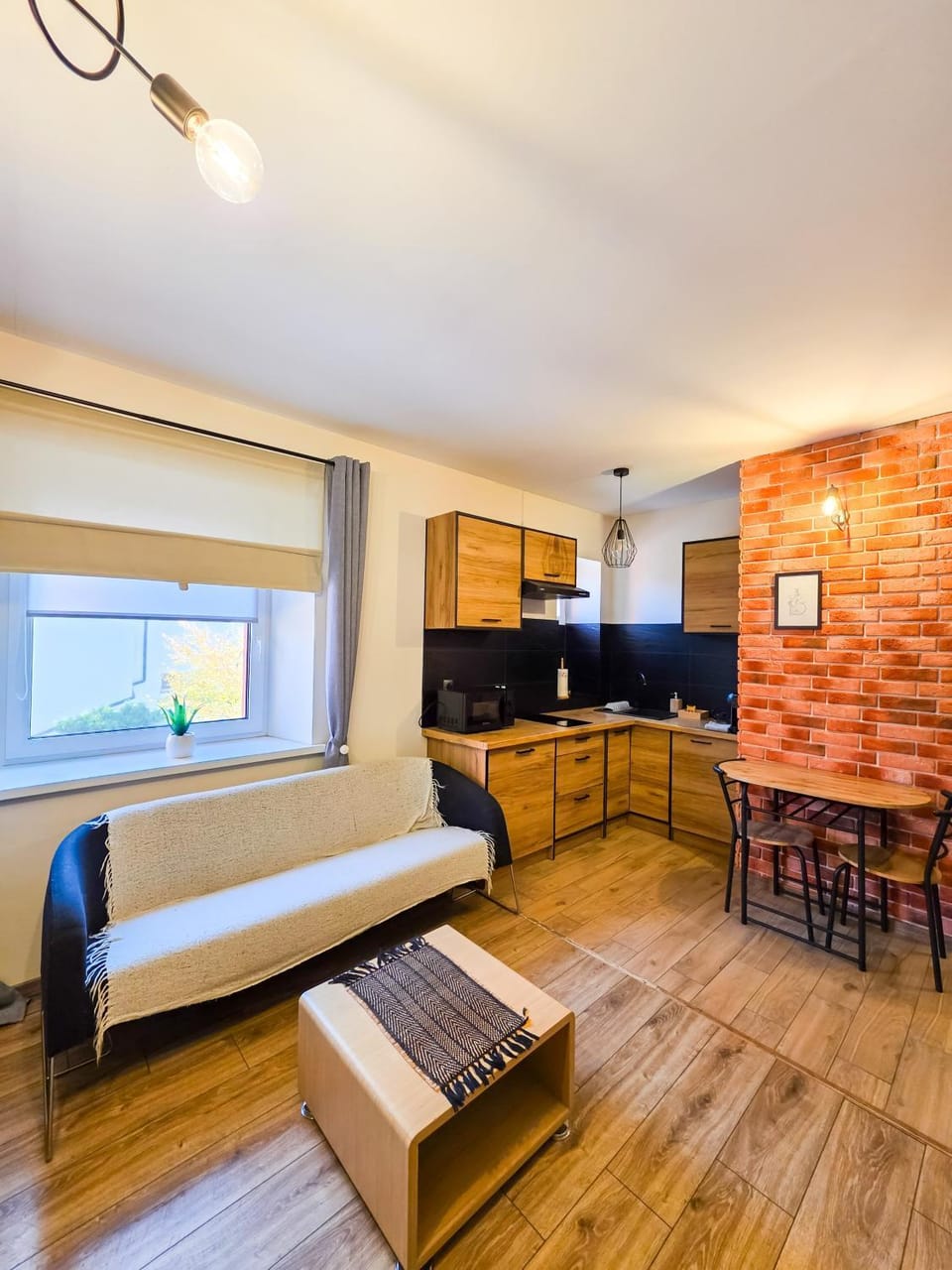 Communal lounge/ TV room, Coffee/tea facilities, Kitchen or kitchenette, Living room, Seating area, Dining area, Communal kitchen, microwave