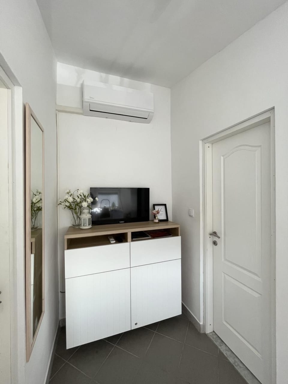 Communal lounge/ TV room, Living room