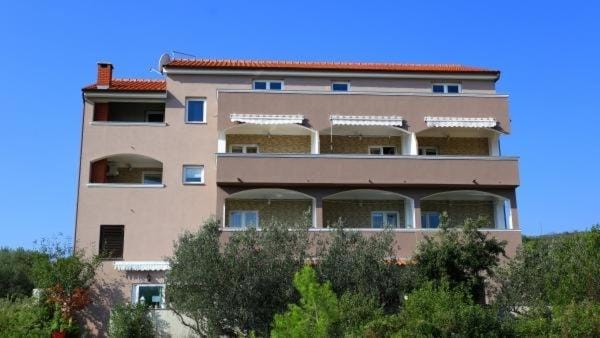 Property building, Facade/entrance, Off site
