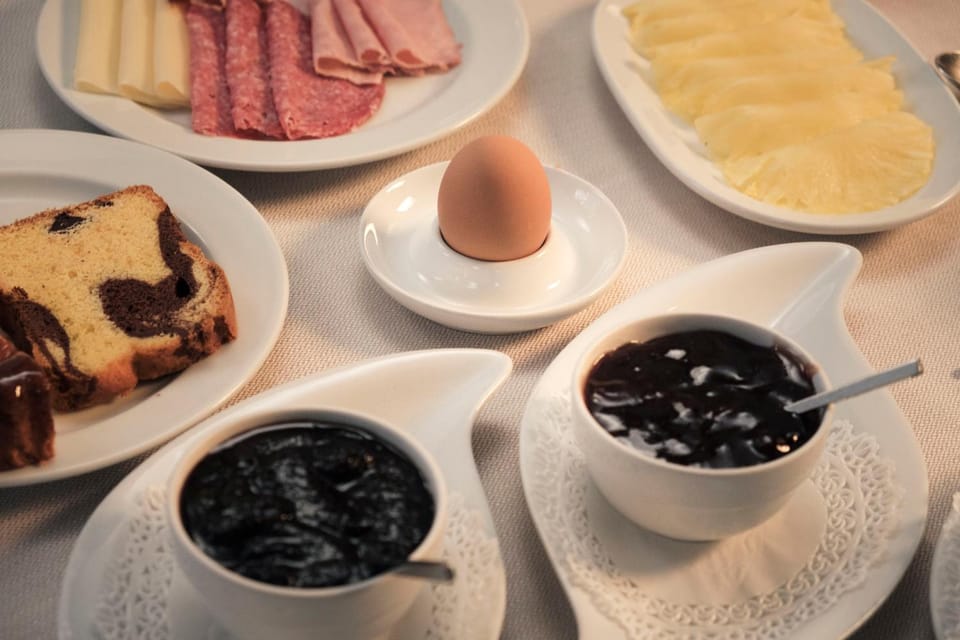 Breakfast, Continental breakfast