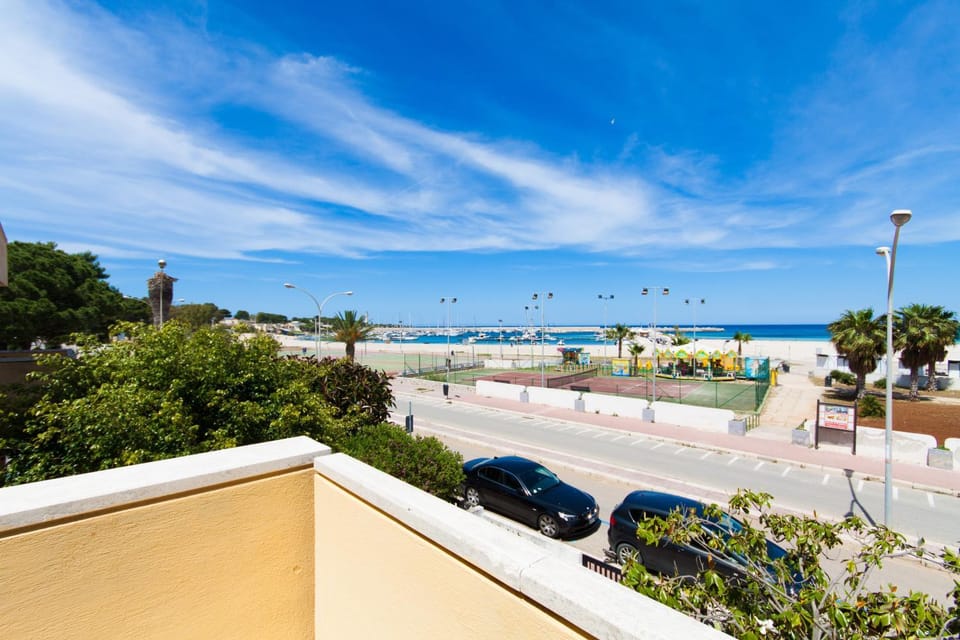 Balcony/Terrace, Balcony/Terrace, Bedroom, City view, Sea view, Sea view, Street view