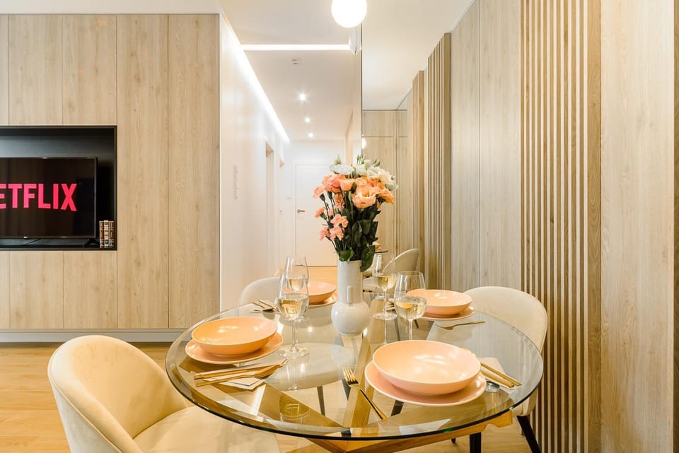TV and multimedia, Dining area