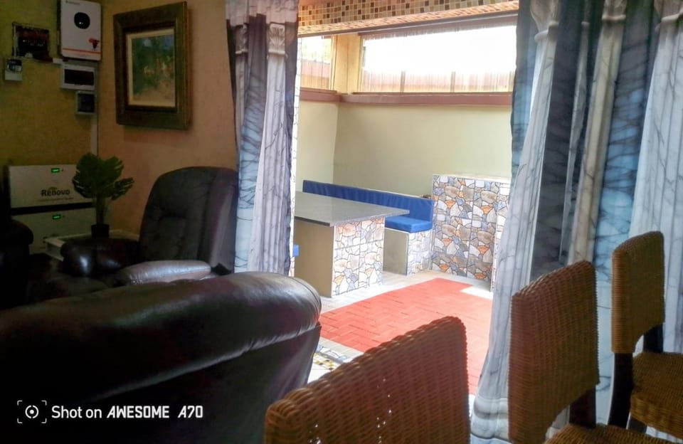 Romans Rest Guest House Bed and Breakfast in Gauteng