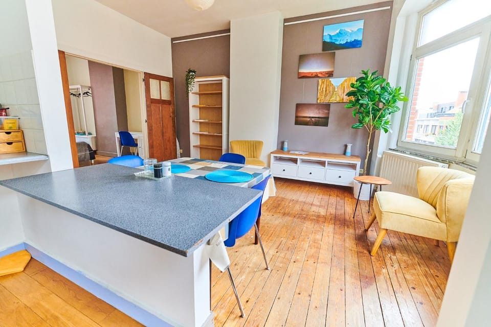 Living room, Dining area