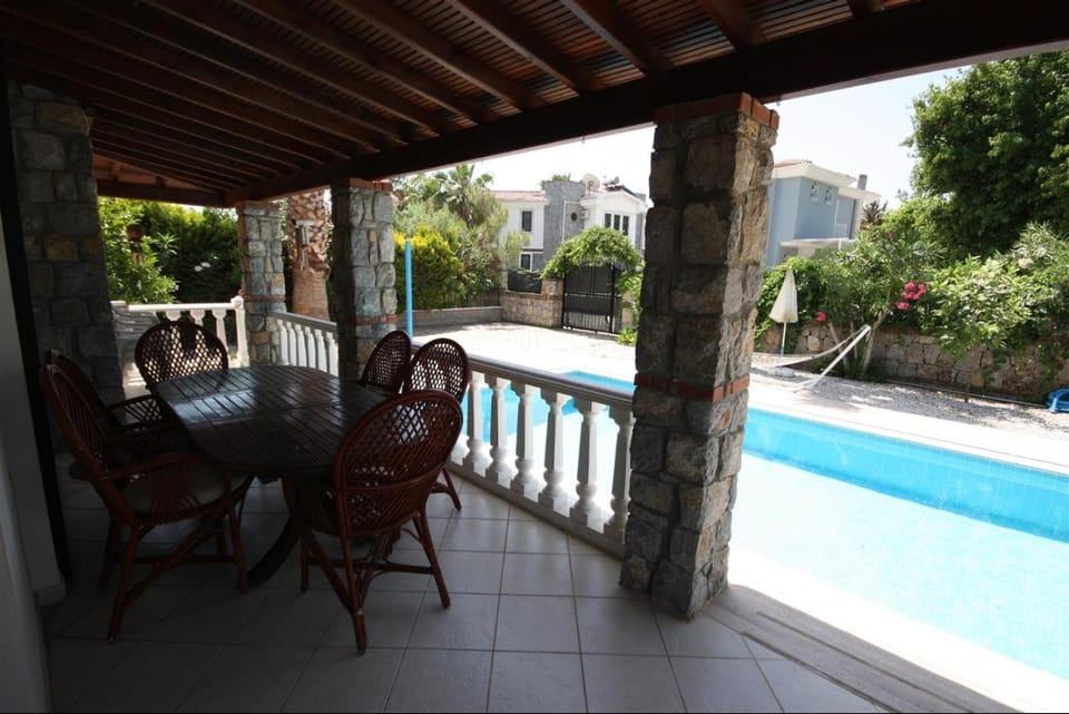Patio, Day, Garden, View (from property/room), Balcony/Terrace, Garden view, Pool view, Swimming pool, sunbed