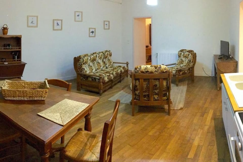 TV and multimedia, Living room, Dining area