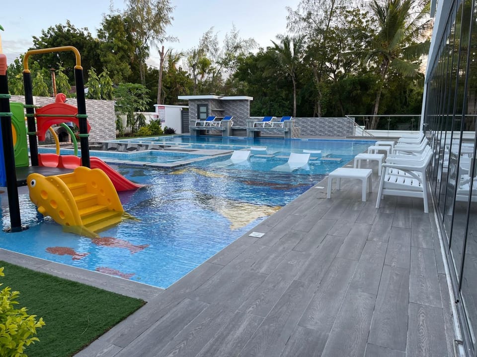Property building, Swimming pool