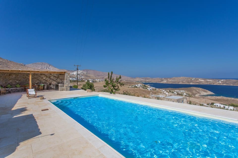 Spacious 6 bdrm Stone Villa with Pool Villa in Milos
