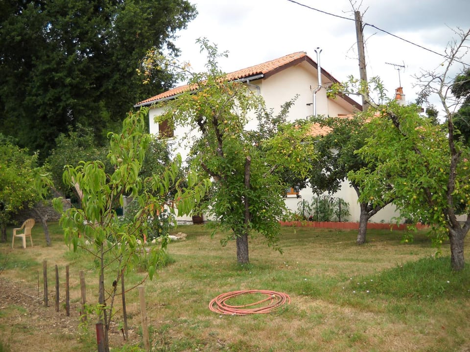 Gîtes Les Tuilières House in Nouvelle-Aquitaine