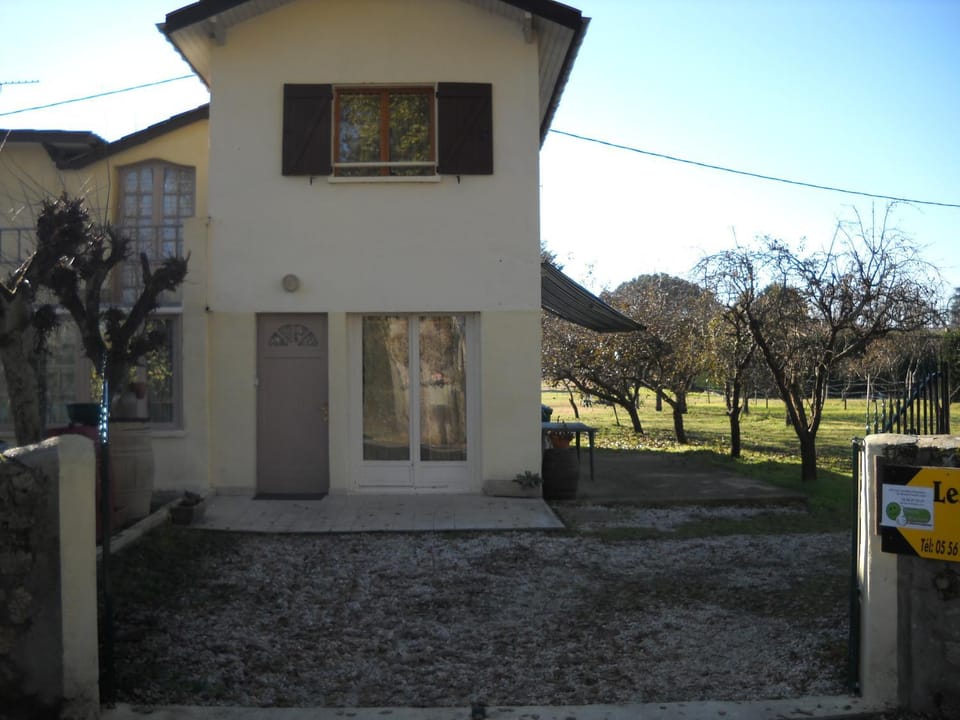 Gîtes Les Tuilières House in Nouvelle-Aquitaine