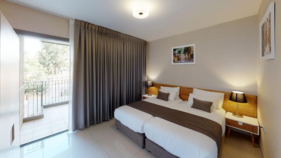 Bed, Balcony/Terrace, Bedroom