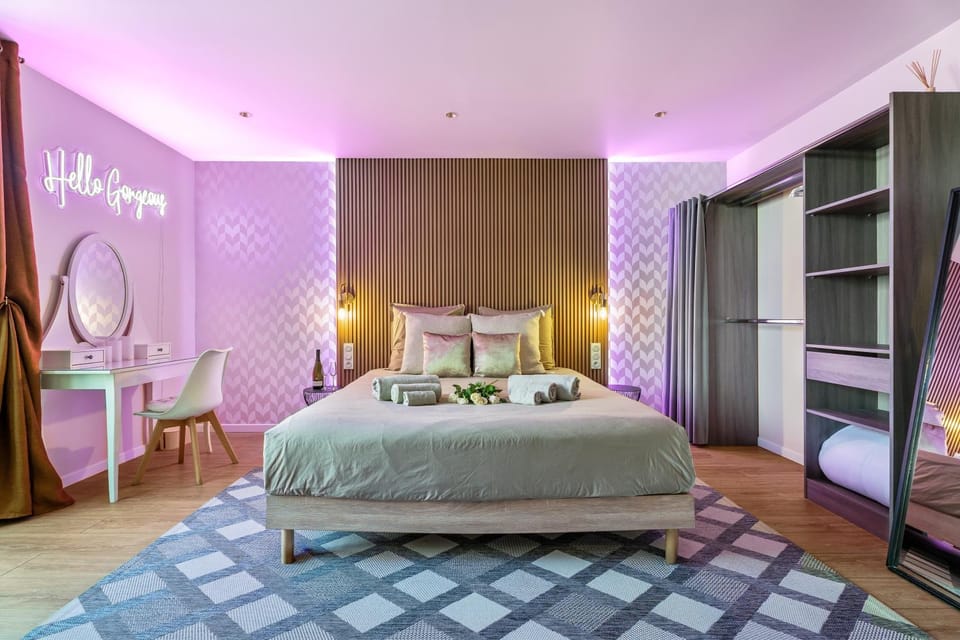 Bed, Photo of the whole room, Bedroom, wardrobe