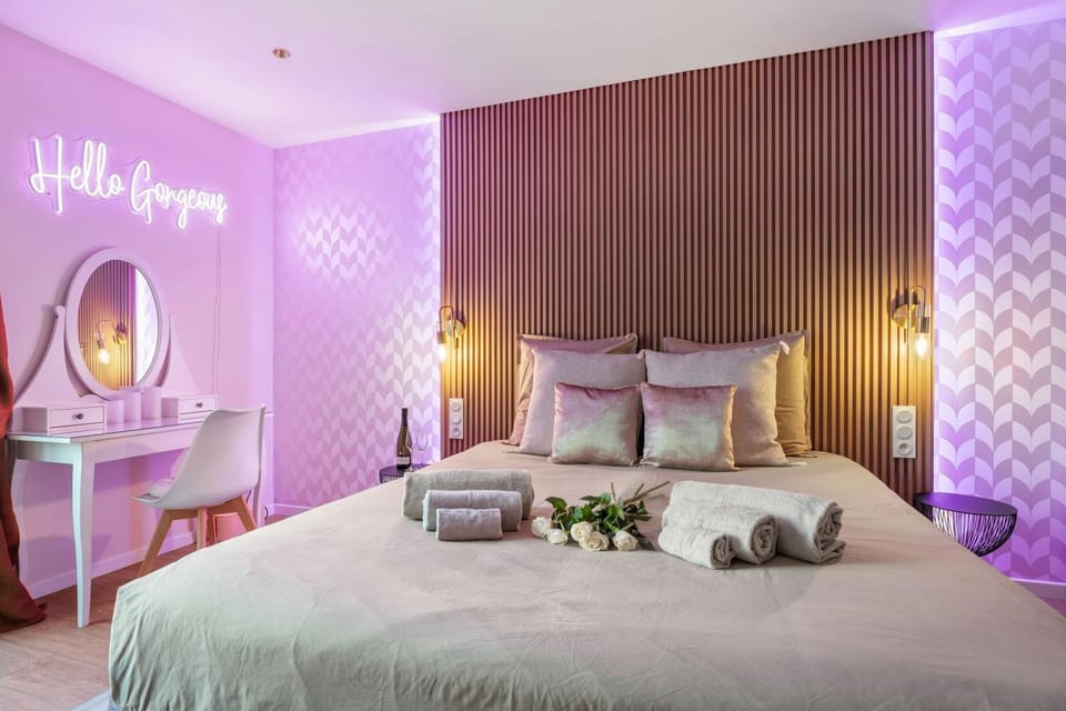 Bed, Bedroom