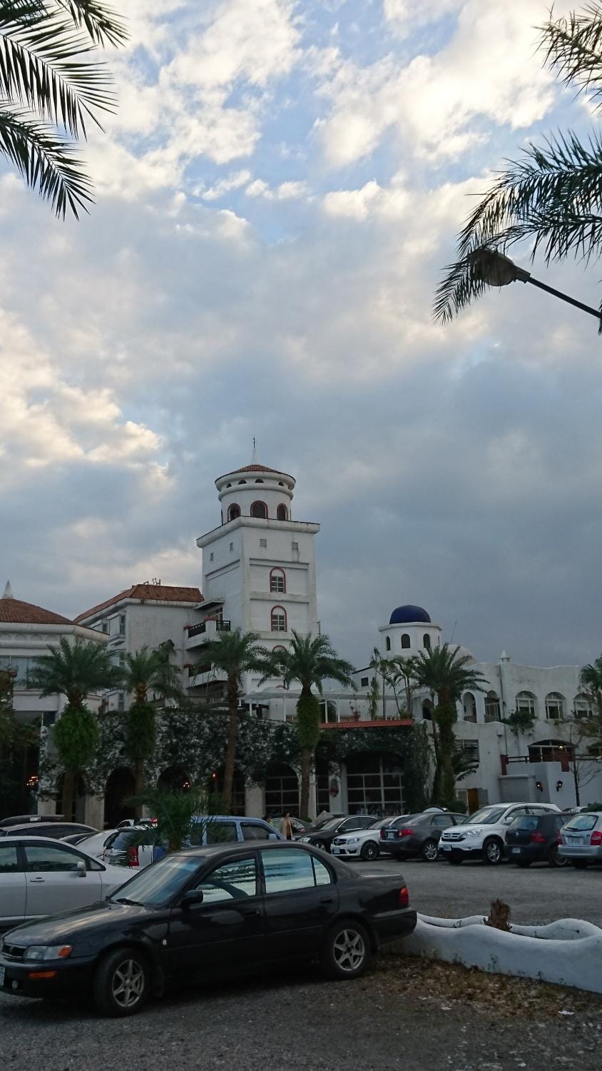 Nearby landmark, Restaurant/places to eat
