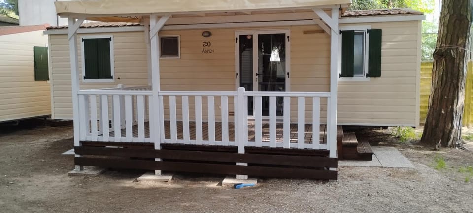 Property building, Balcony/Terrace