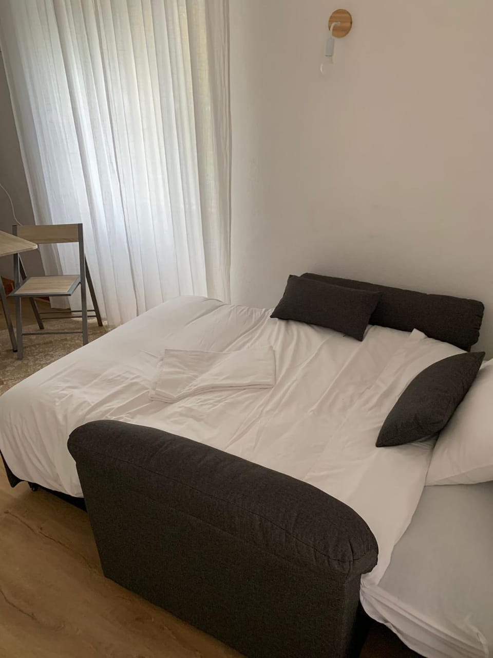 Bed, Living room