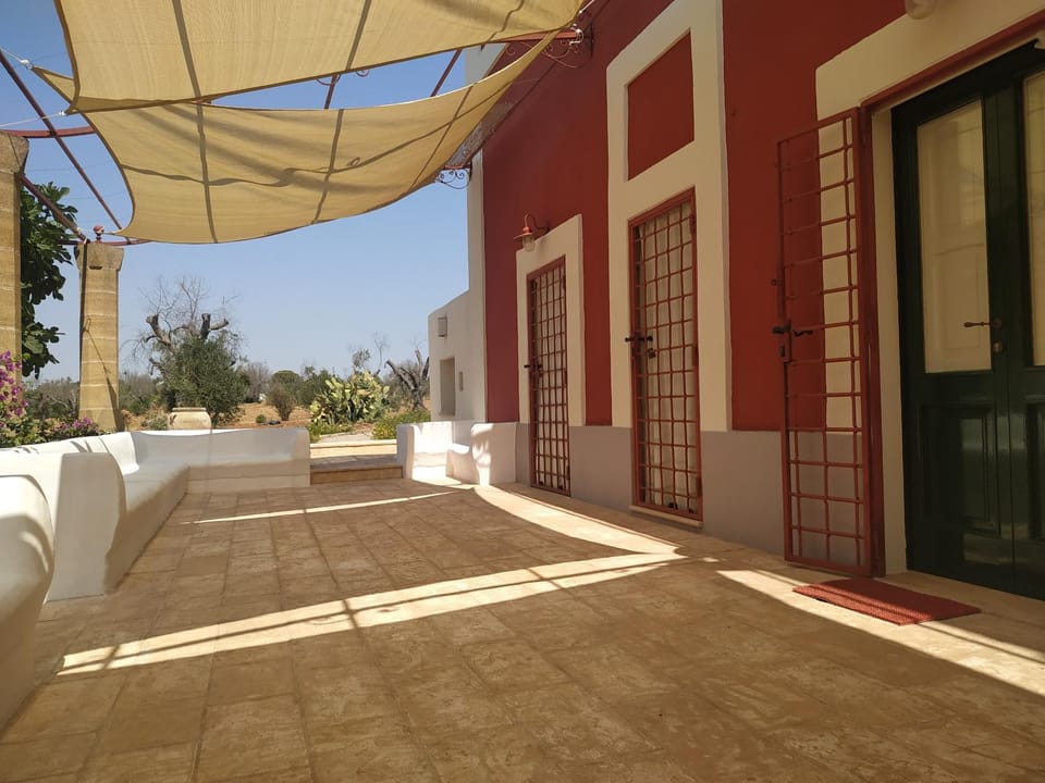 Property building, Patio, Facade/entrance, Day