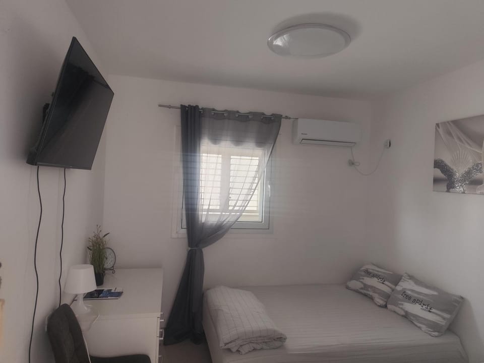 Apartment with terrace and parking Apartment in Eilat