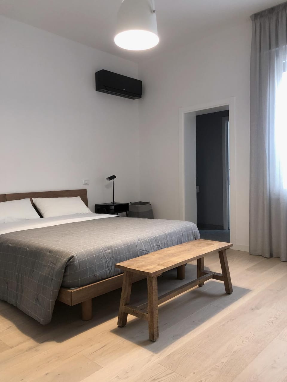 Bed, Photo of the whole room, Bedroom, Breakfast, Italian breakfast, hair dresser, internet, safe, soundproof, wardrobe, air conditioner