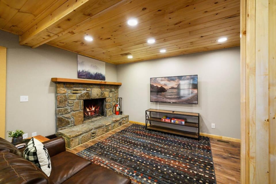Game Room, flat iron