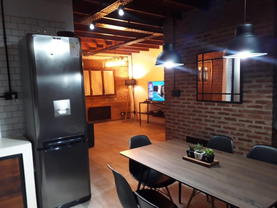 TV and multimedia, Seating area, Dining area