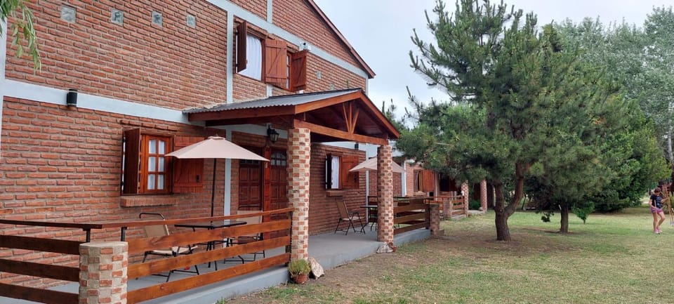 Property building, Day, Garden, Garden view
