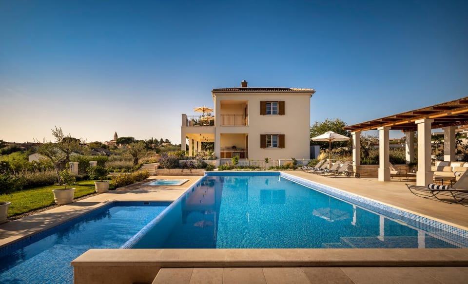 Property building, Swimming pool