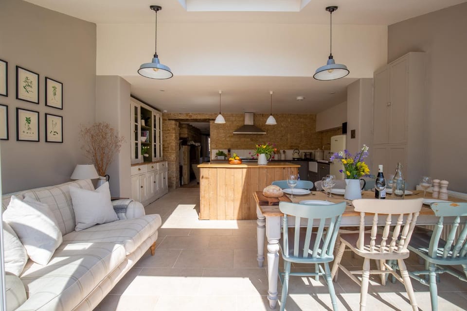Seating area, Dining area, Sunrise, kitchen