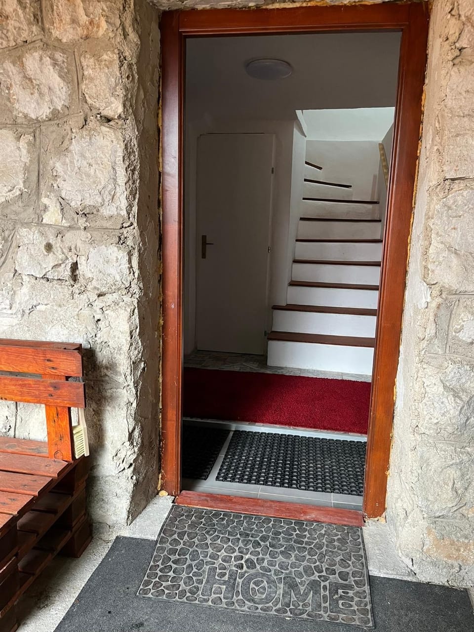 Facade/entrance