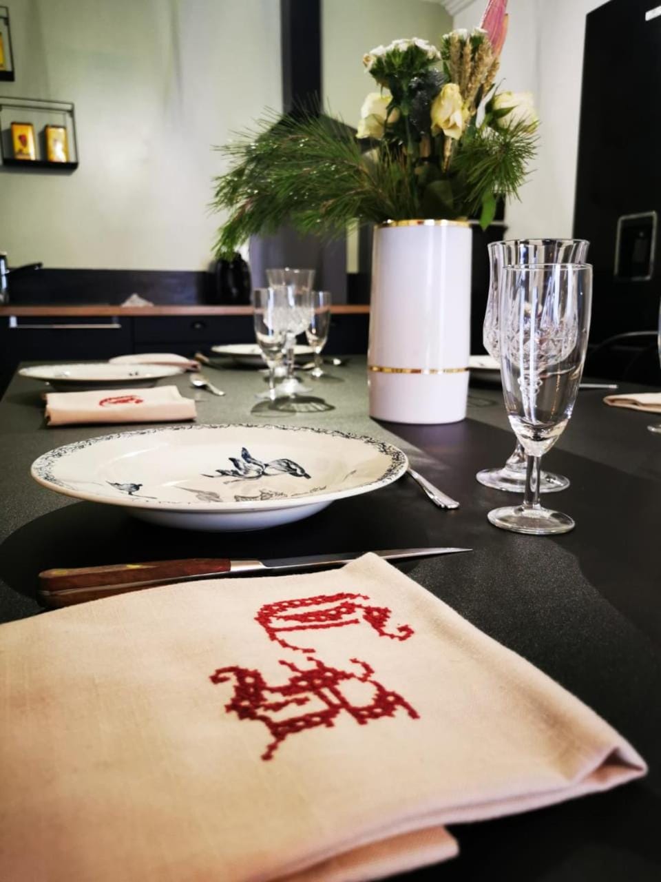 Decorative detail, Dining area