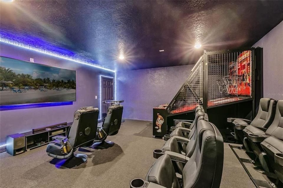 5 Bedrooms with In-law suite REUNION RESORT Villa Pool, Spa, NO water park Villa in Osceola County