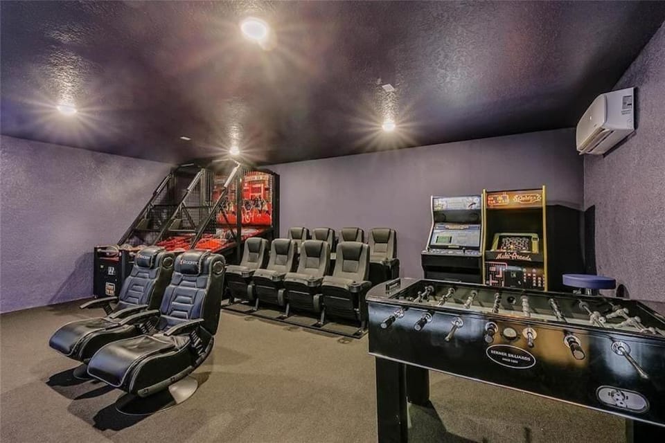 5 Bedrooms with In-law suite REUNION RESORT Villa Pool, Spa, NO water park Villa in Osceola County