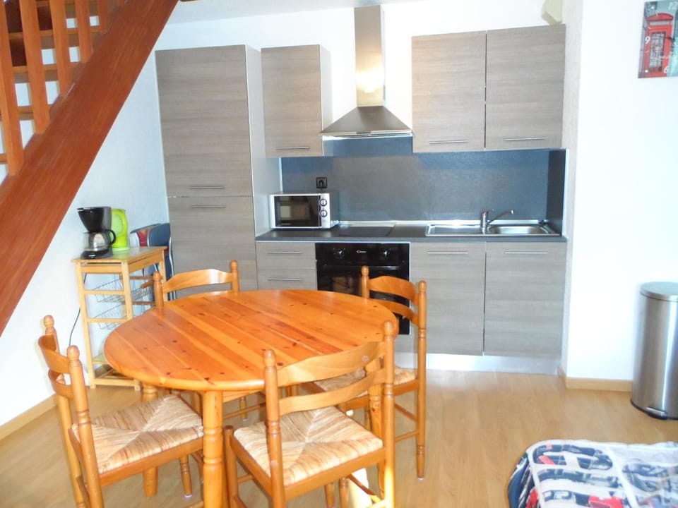 Duplex 3 Pièces Proche Plage à Cabourg, 6 Pers., Parking Privé - FR-1-487-280 Apartment in Normandy