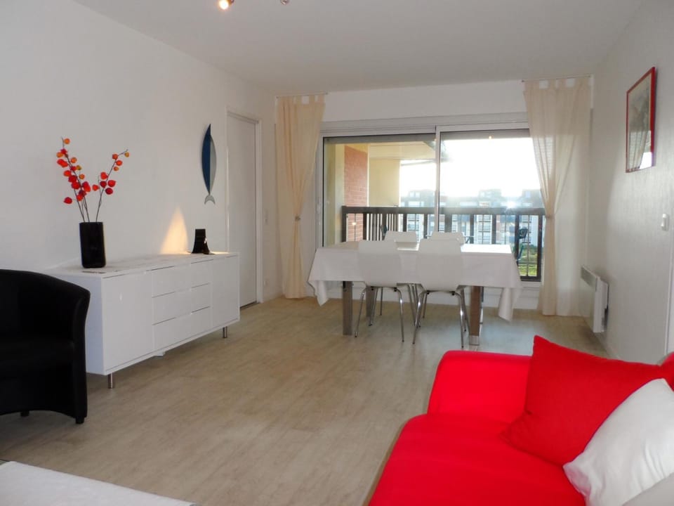CABOURG - 2P Proche Plage avec Balcon et Parking - FR-1-487-292 Apartment in Cabourg