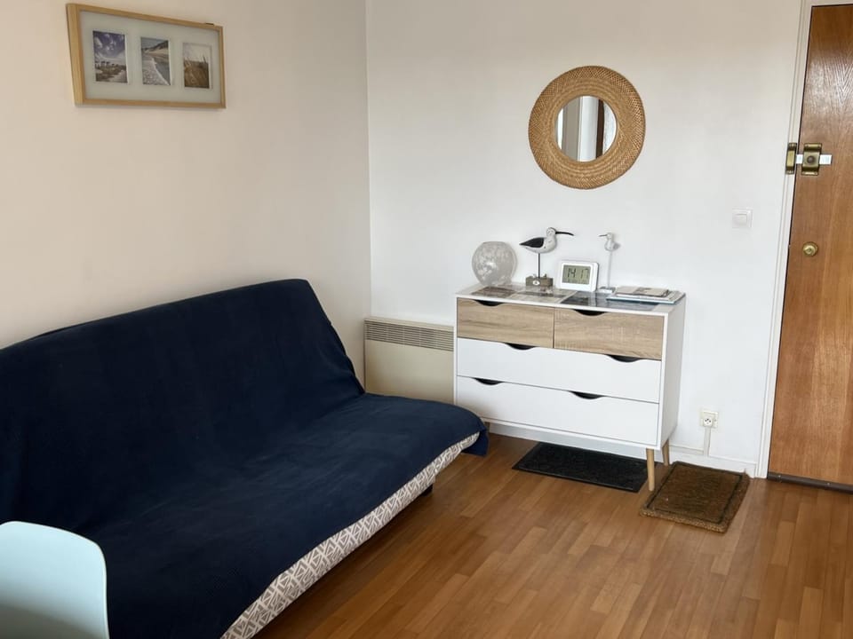 Appartement 2 pièces en front de mer avec balcon, à 70m de la plage de Cabourg - FR-1-487-287 Apartment in Cabourg