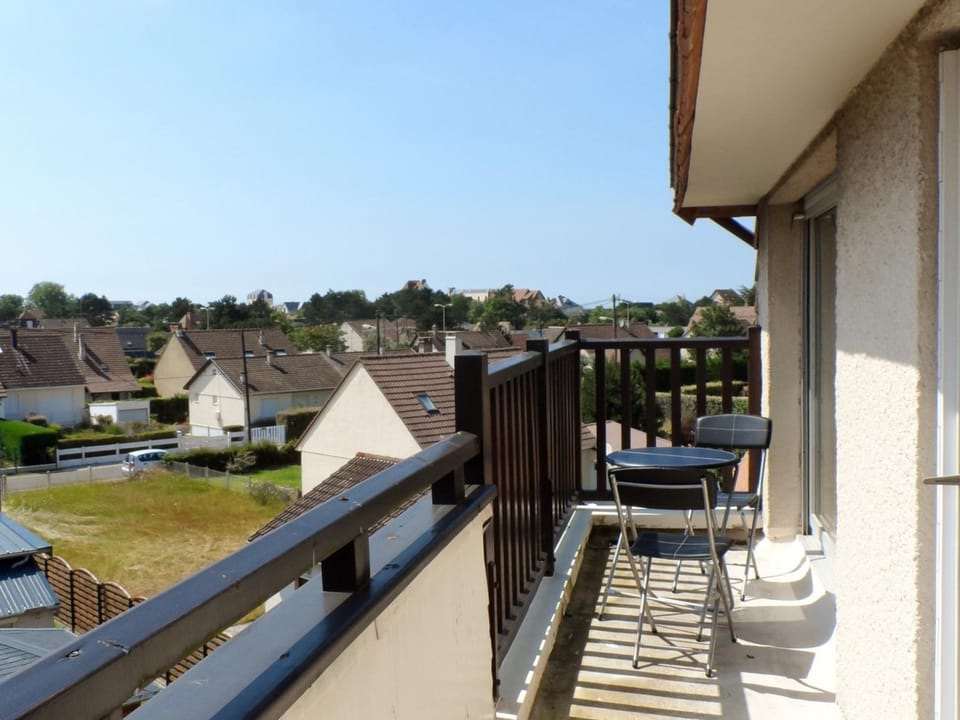 Appartement 3 pièces à Cabourg, 300m de la plage, 6 pers, balcons, parking, animaux acceptés - FR-1-487-296 Apartment in Cabourg