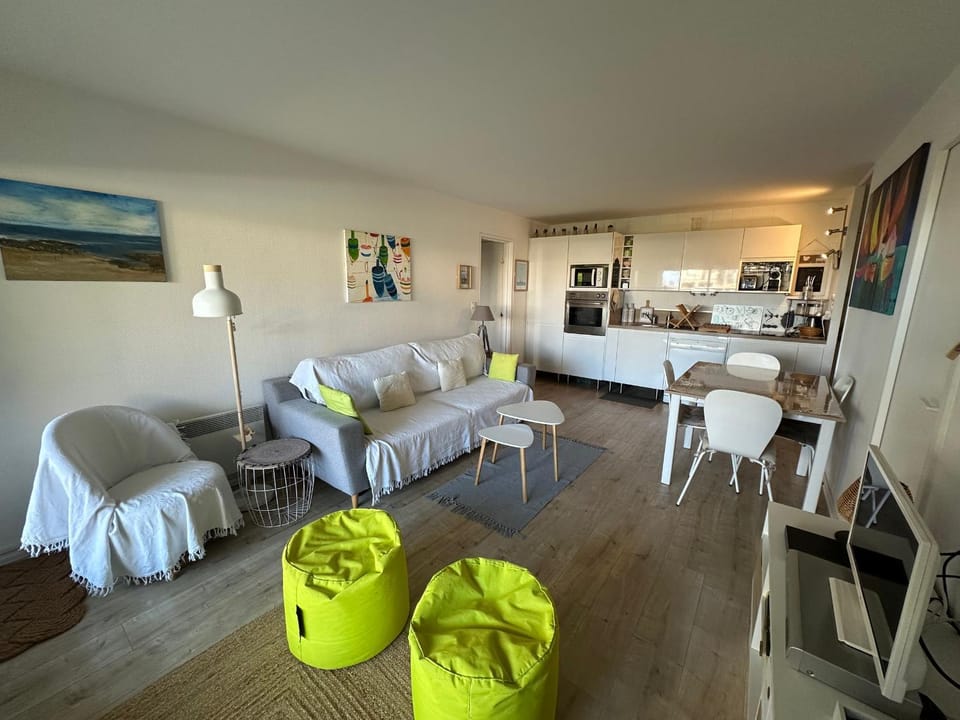 Appartement 3 pièces avec jardinet, 6 personnes, internet, proche Grand Hôtel de Cabourg Apartment in Cabourg