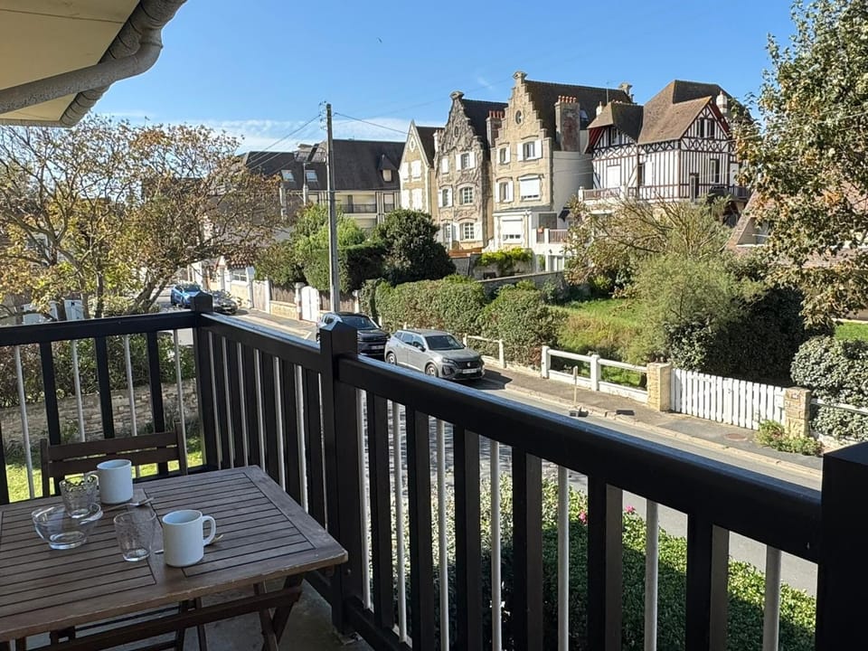 Appartement 2P, vue mer, animaux acceptés, parking Apartment in Cabourg