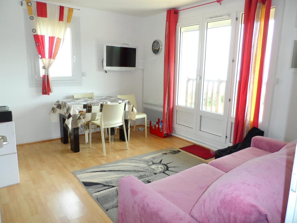 CABOURG - Appartement 3 pièces proche plage avec piscine et tennis - FR-1-487-303 Apartment in Cabourg