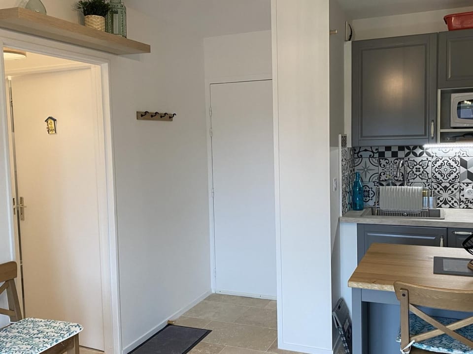 Appartement rénové proche plage et thalasso, 2 pièces, balcon, Wifi, TV, équipements bébé - Cabourg - FR-1-487-322 Apartment in Cabourg